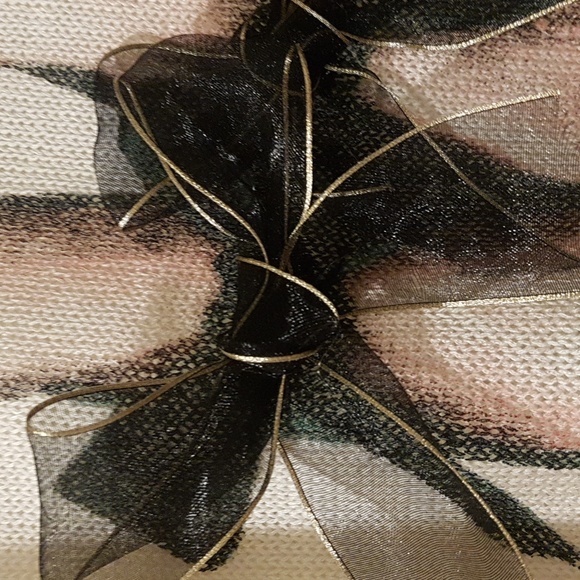 Ness Sweater - Picture 5 of 6